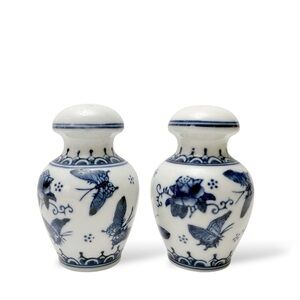 Vintage Bombay Asian Garden Blue White Chinoiserie Ceramic Pepper Shakers